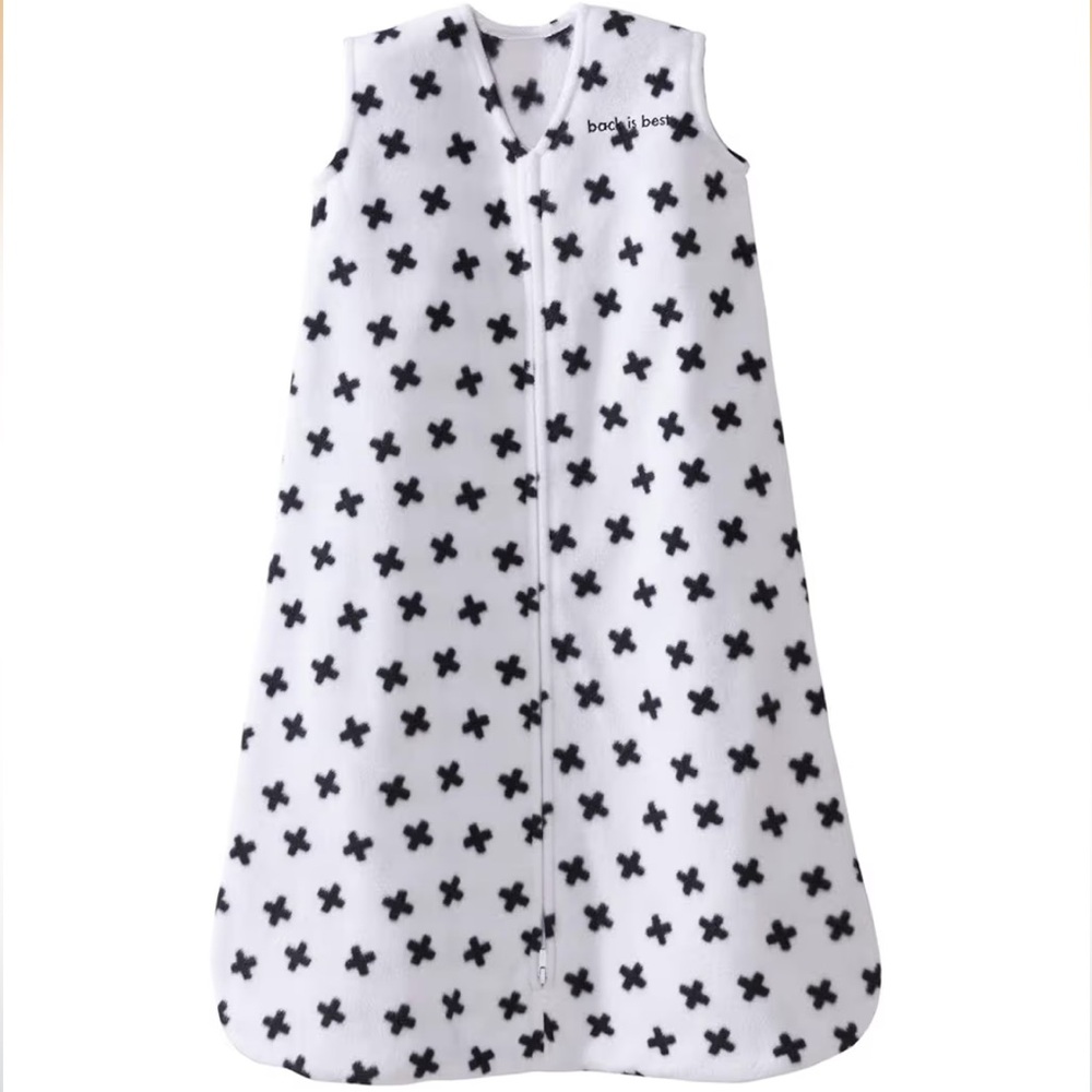 Small🖤 Halo SleepSack, Micro-Fleece, Black and White Tossed Plus Signs